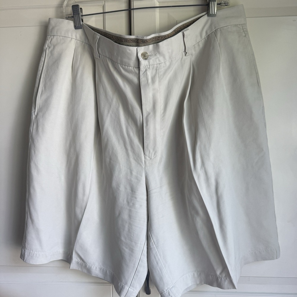 Tommy Bahama‎ Silk Beige Shorts Mens 38 Waist Pleats